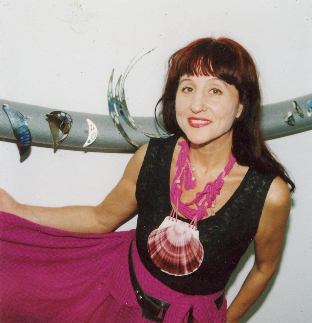 Näitus MERI LAINETAB Sammas galeriis 03.07.-14.07.2001